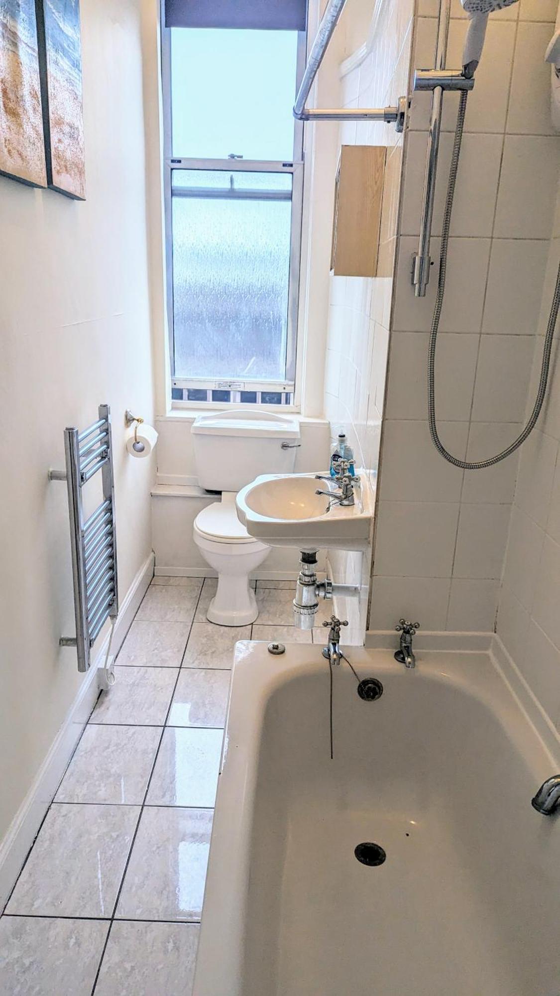 Edinburgh City Center Haymarket Double Room Exterior photo